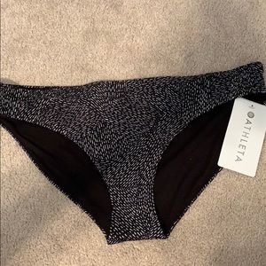 Athleta black sands mid rise bottom